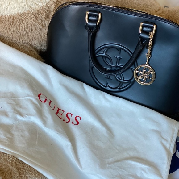 Guess handbag - Picture 2 of 6